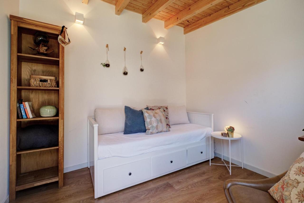 Comfortable Town House In Quiet Area By Lovelystay リスボン エクステリア 写真