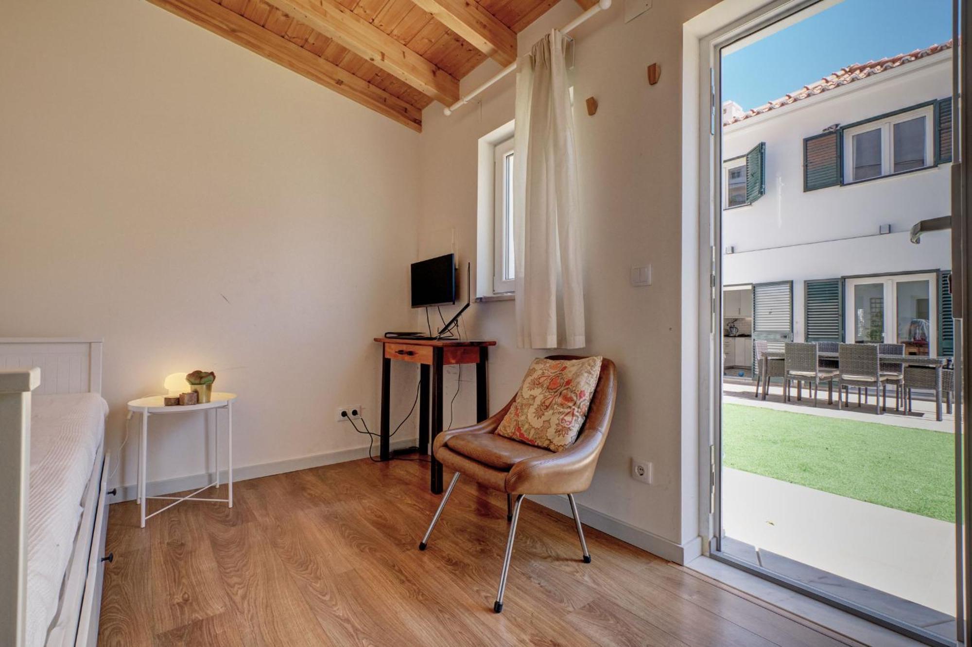 Comfortable Town House In Quiet Area By Lovelystay リスボン エクステリア 写真